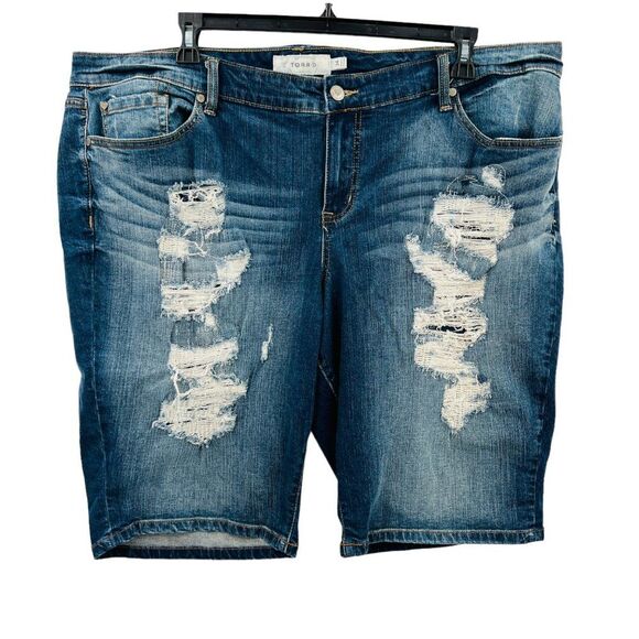 Torrid Boyfriend Bermuda Distressed Jean Shorts Size 24 - Picture 6 of 16